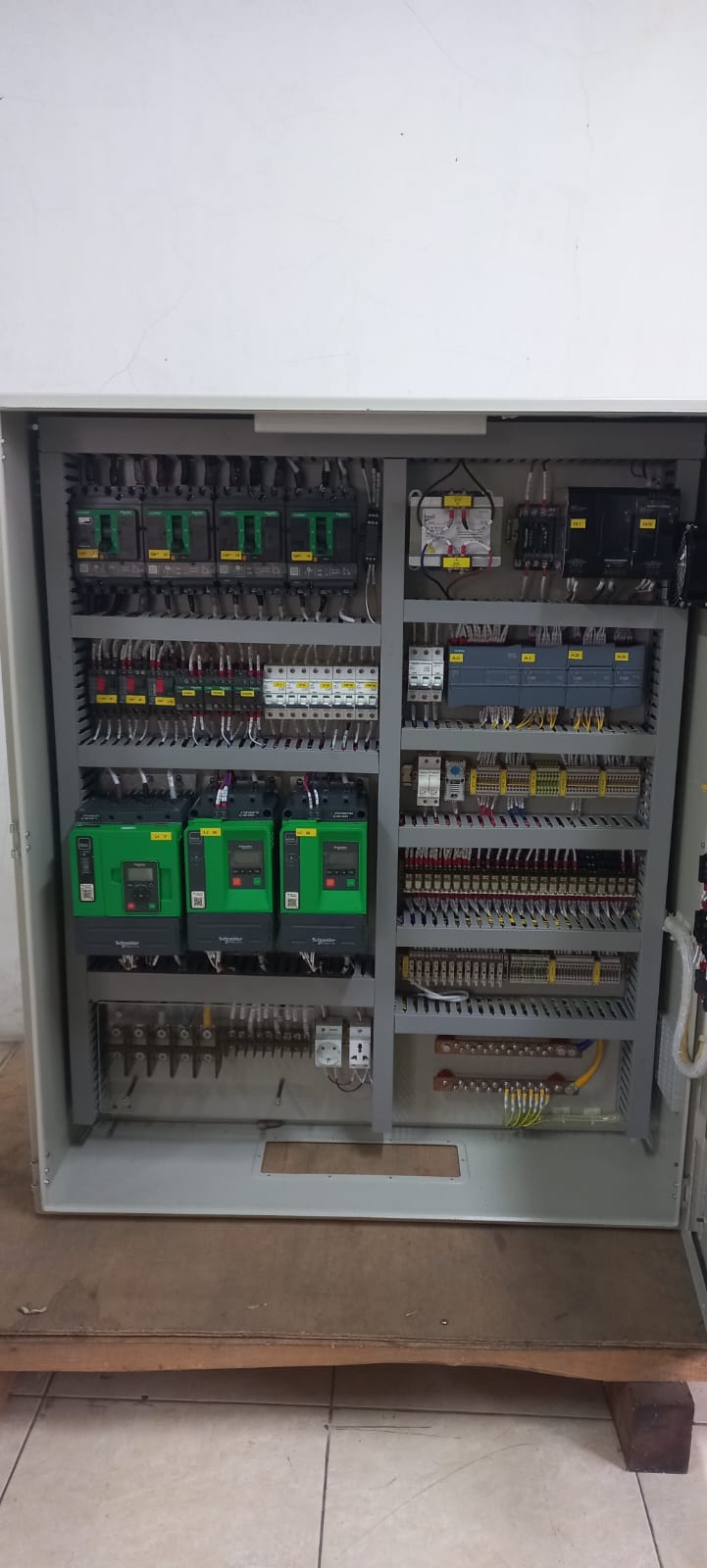 67panel